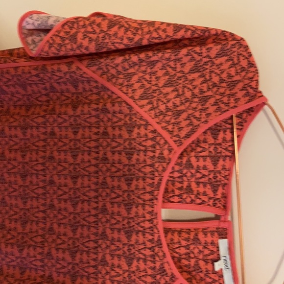 Pink and black tunic - Picture 2 of 4